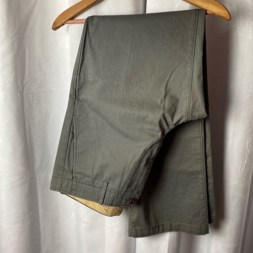 GAP men’s pants.